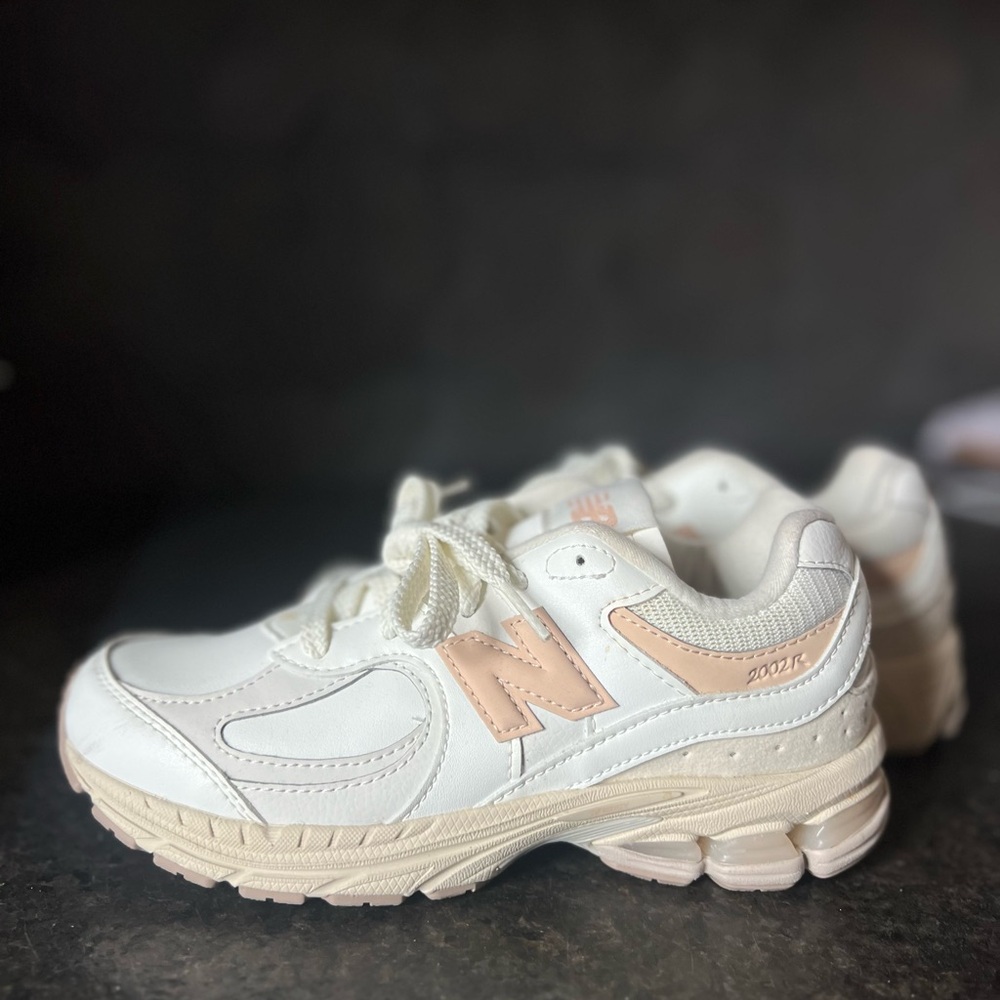 New Balance White and Tan Sneakers